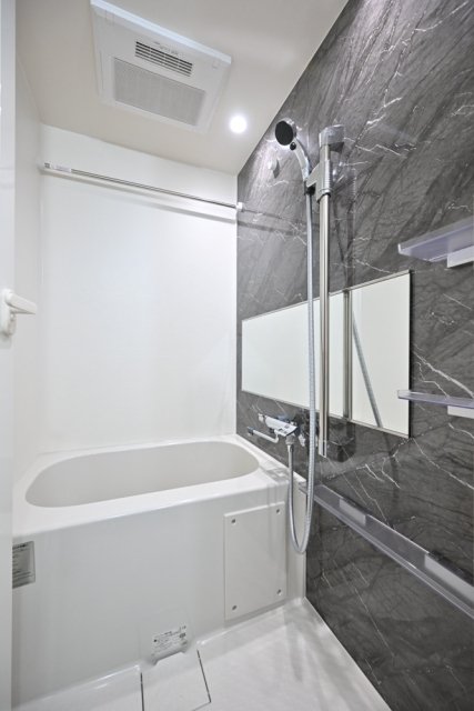 ＧＲＡＮＳＩＴＥ　ＮＡＫＡＭＥＧＵＲＯ7階 お風呂