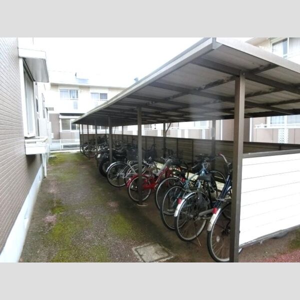 ヴェルメゾンおゆみ野　E 駐輪場