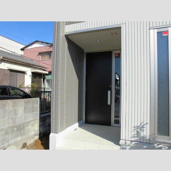 カーサドマーニ203号室 エントランス