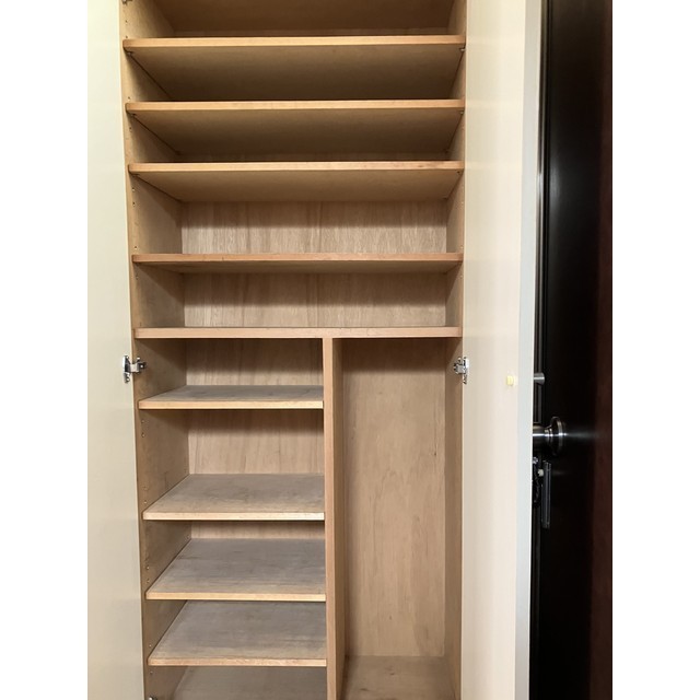 タウンハウス新百合 2026年1月撮影　玄関　物入