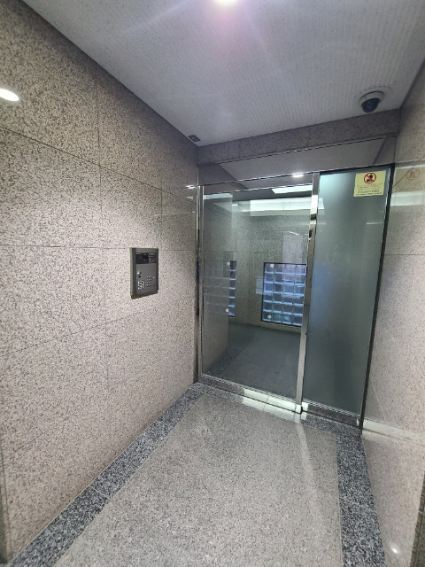 ヴェルト目黒西5階 エントランス