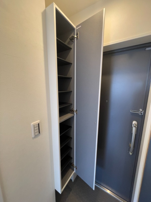 IL MEZZO DI TOKYO，TRE5階 シューズボックス