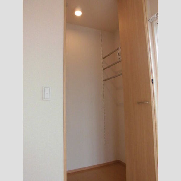 ロマージュさくら ウォークインクローゼット