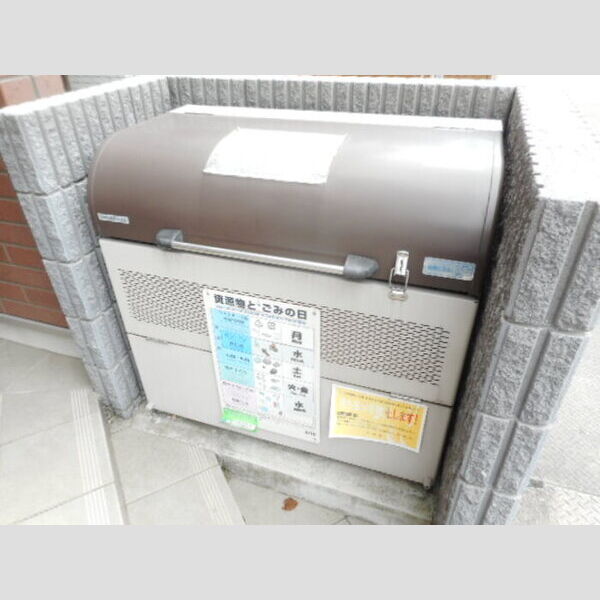 エスタシオン行徳 入居者様専用ゴミストッカー