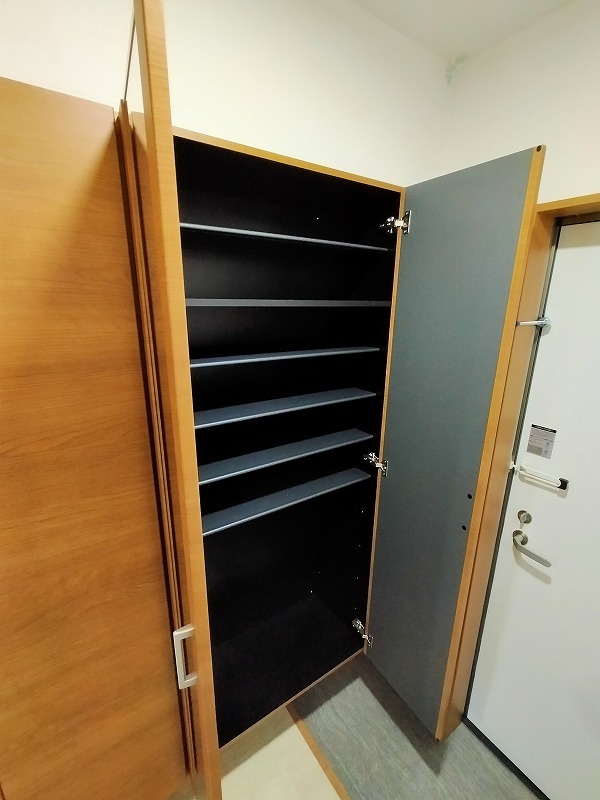 Ｏｌｅａ（オレア）2階 玄関