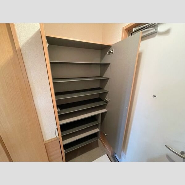 レジデンス　ダイコク シューズボックス