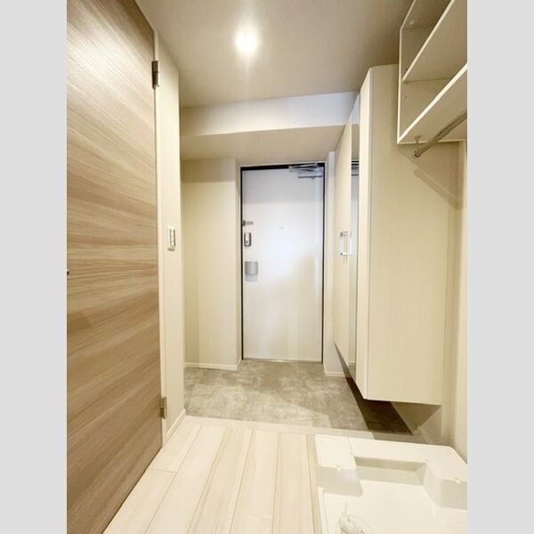 ロイジェント山王 玄関