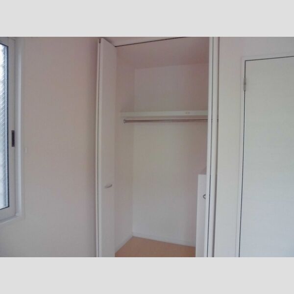 オーガスタ篠崎 洋室6帖　クローゼット