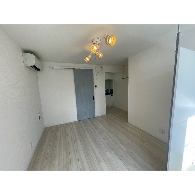 デュセレスト天神町202号室 リビング