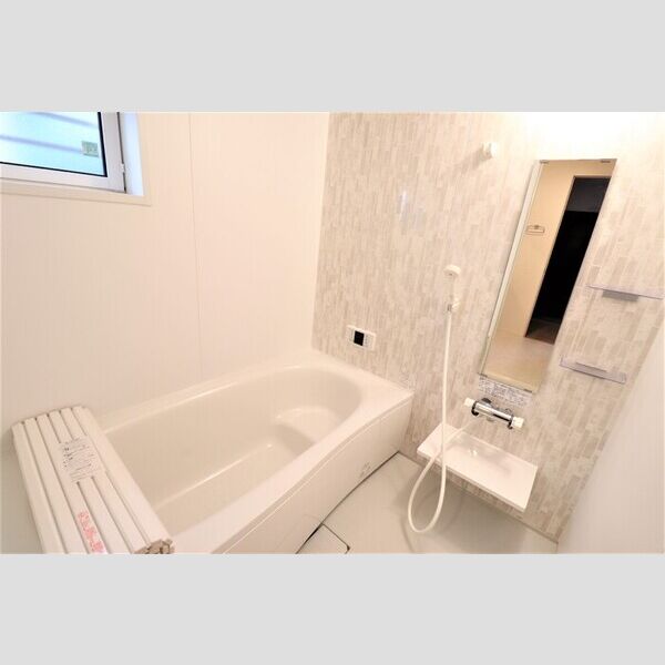 Dタウン南平野　E 窓付きバスルーム