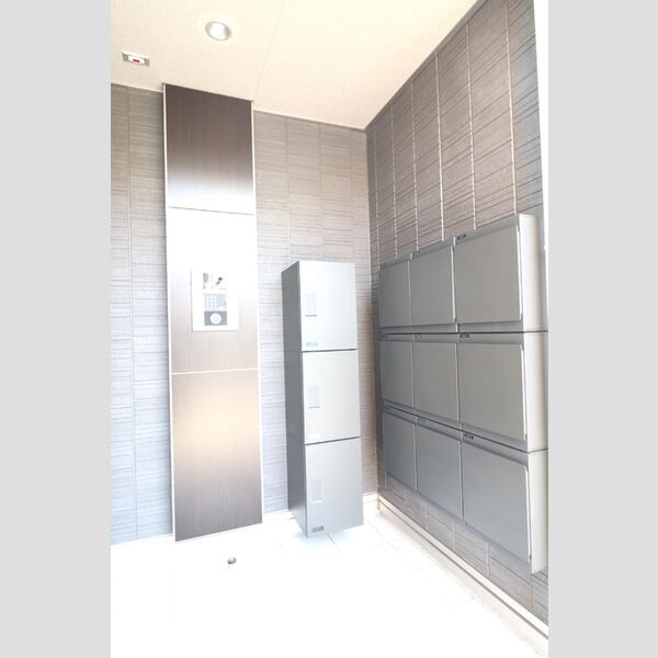 RENOM202号室 オートロック　宅配ボックス