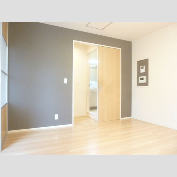 ロッコ202号室 洋室