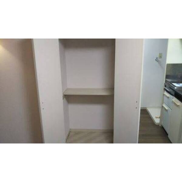 コーラル鵠沼0104号室 収納