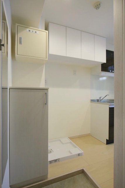 マーベラス鶯谷 玄関