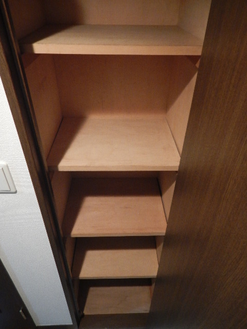 ガラ・ステージ京橋5階 収納