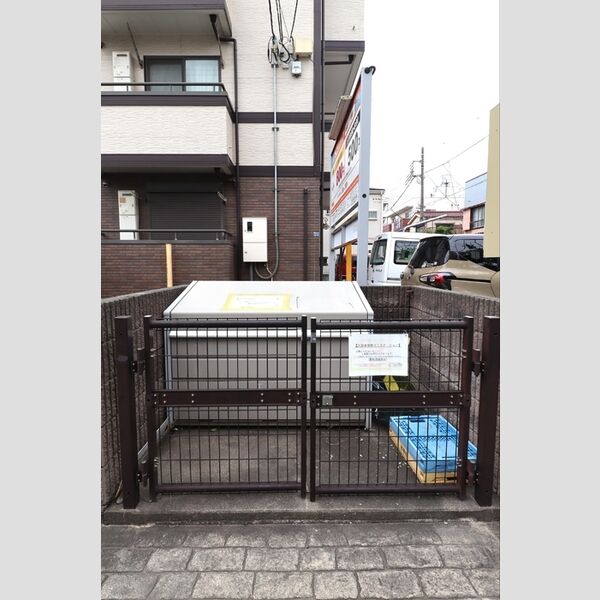 パークサイドコート ゴミストッカー