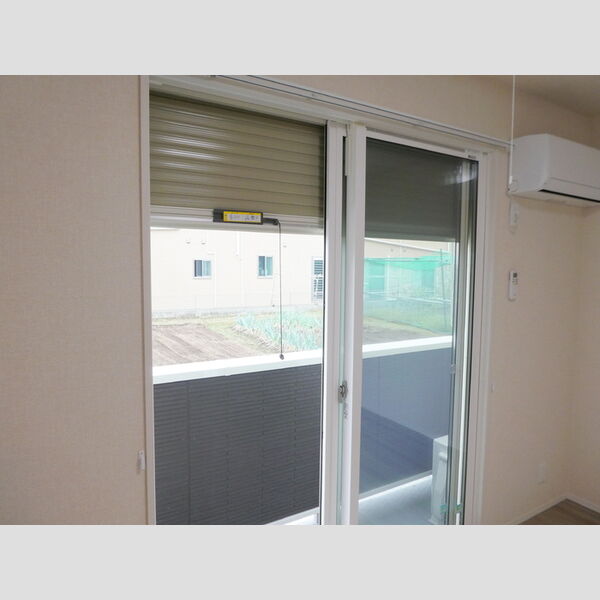 amuse105号室 シャッター雨戸