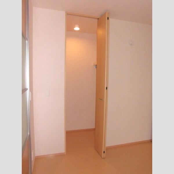 モンターニュ101号室 クローゼット