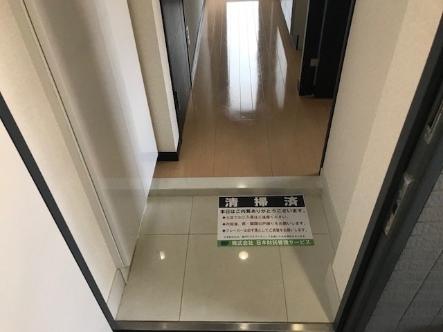 グリアス横浜・ウエストフォルム弐番館 玄関