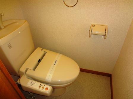 レオパレスメルベーユ104号室 温水便座付き