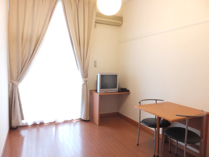 レオパレス本北方 リビング