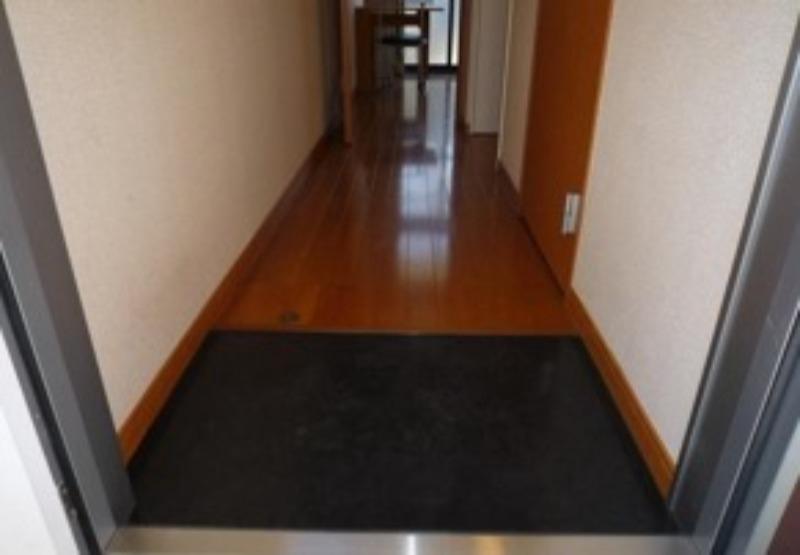 ラウンジ石神井台1階 玄関