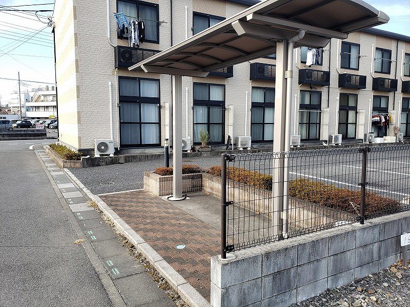 レオパレスローズ　ワン102号室 駐輪場