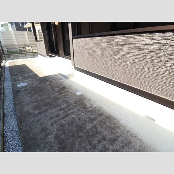 WEST COURT 楓105号室 専用庭