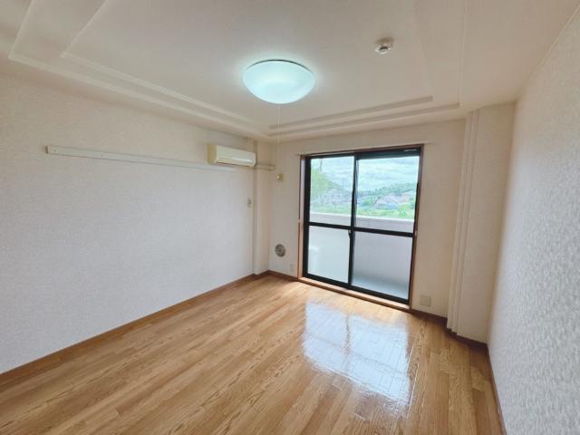 ラ・カーサおゆみⅡ 洋室