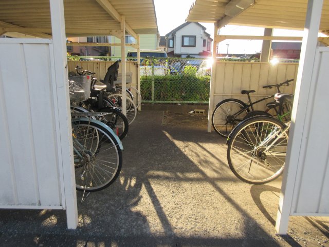 ガーデンハイム大和0203号室 自転車置場　※実際の使用状況とは異なります(現況優先)