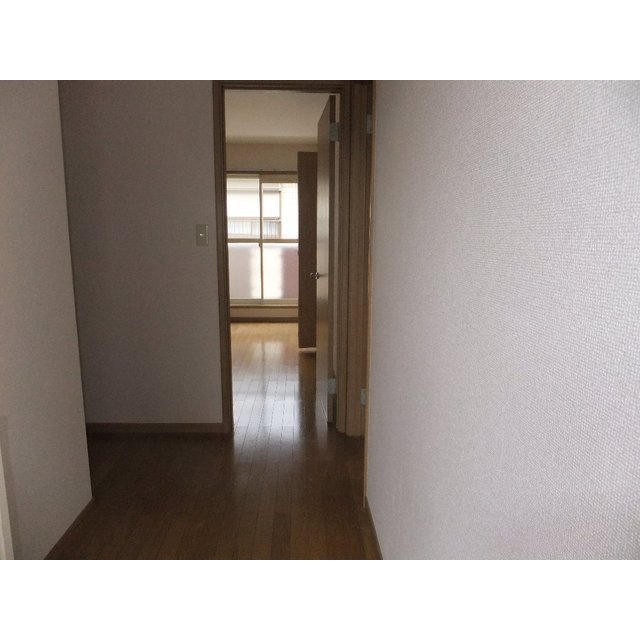シャトル金山0202号室 廊下