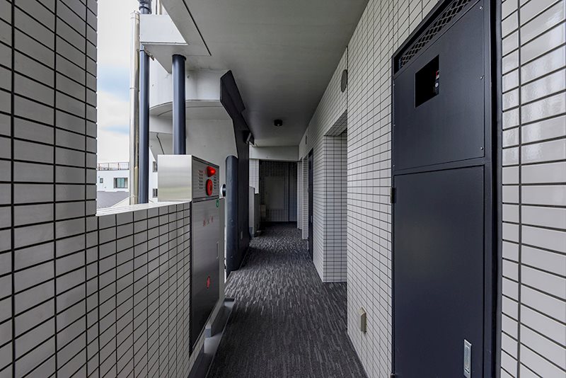 レジディア三軒茶屋Ⅱ5階 共用廊下