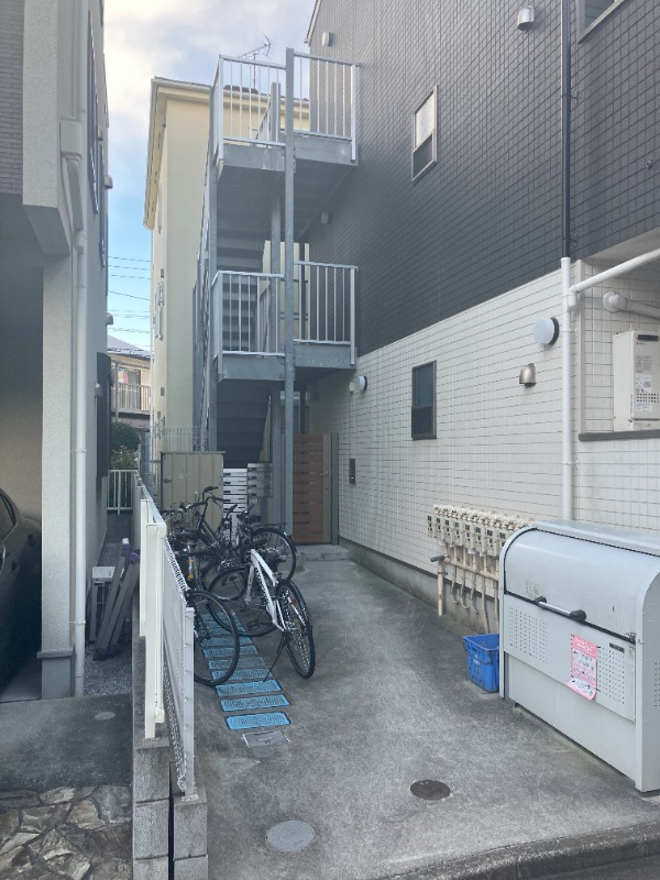 ブルージュ2階 エントランス