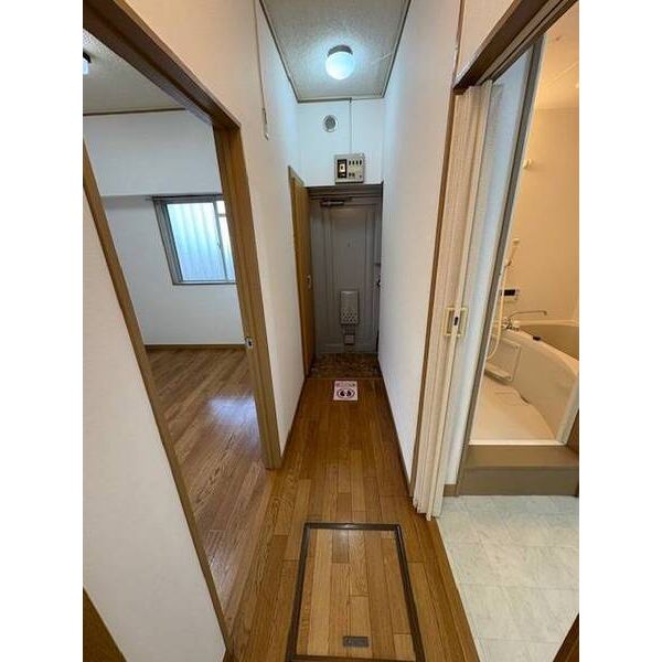 山口マンション0605号室 玄関