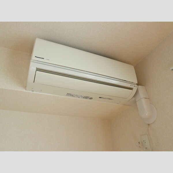 ル　リアン102号室 エアコン