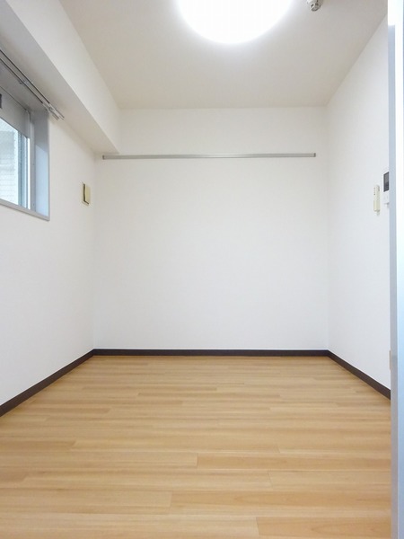 スカイコート西横浜第６1001号室 リビング