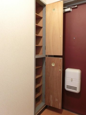 アムールキタイ0102号室 シューズボックス　※現況優先