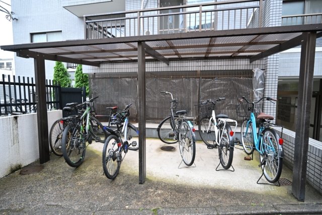 サンパレス4階 駐輪場
