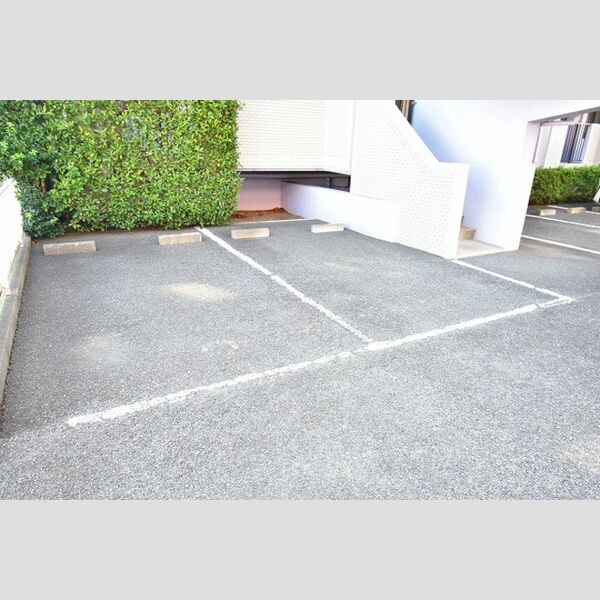 ハイドランジア203号室 駐車場