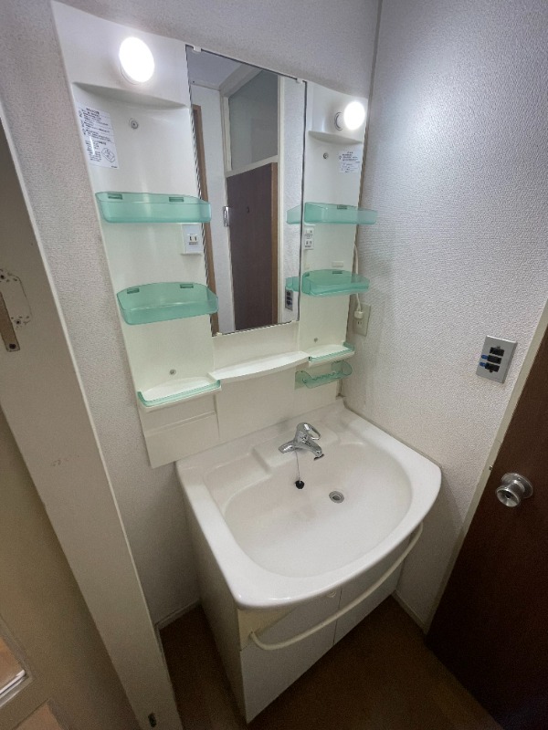 篠原コーポラスA棟6階 洗面