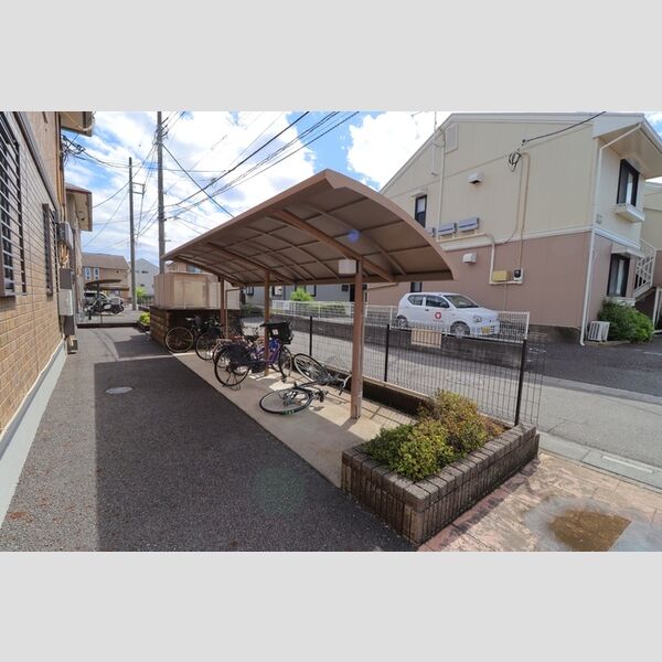 ドミール　参番館 駐輪場