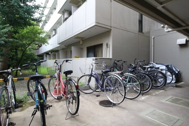 スターホームズ千歳烏山2階 駐輪場