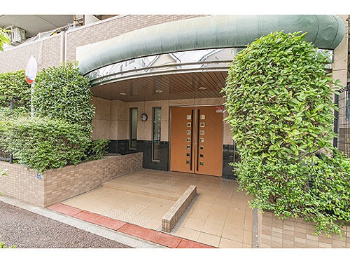 ライオンズマンション西高島平溝下公園弐番館 エントランス外観　※前回募集時2021年3月撮影