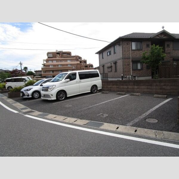 ヴィラ・メルベーユ　Ⅱ 駐車場