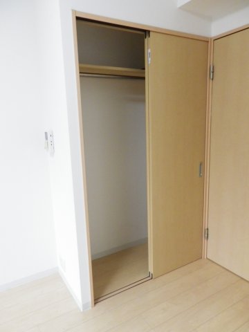 メゾン・ブルー5号室 収納