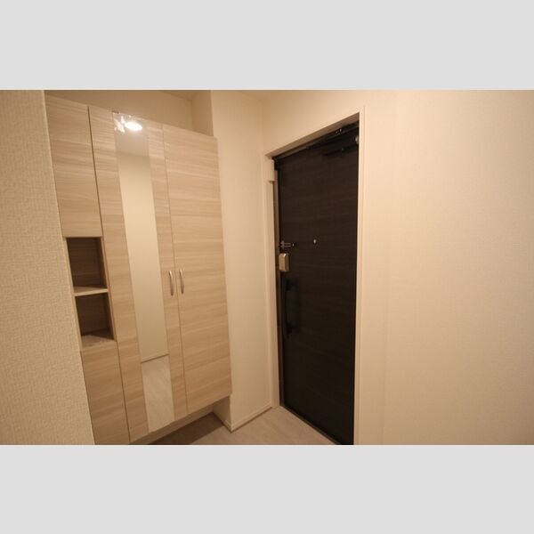 グラナーデ鹿浜 玄関