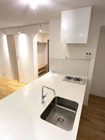 trias220402号室 お掃除が楽な広々おしゃれキッチン