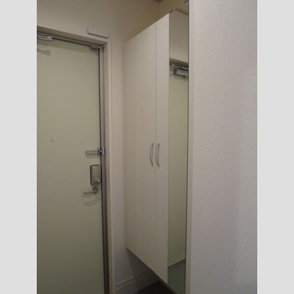 パインヒルズ胡録台 シューズボックス