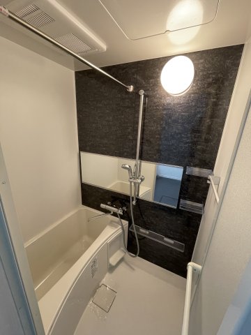 エスタシオン横浜102号室 お風呂