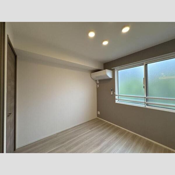 セレスティア扇Ⅲ303号室 洋室